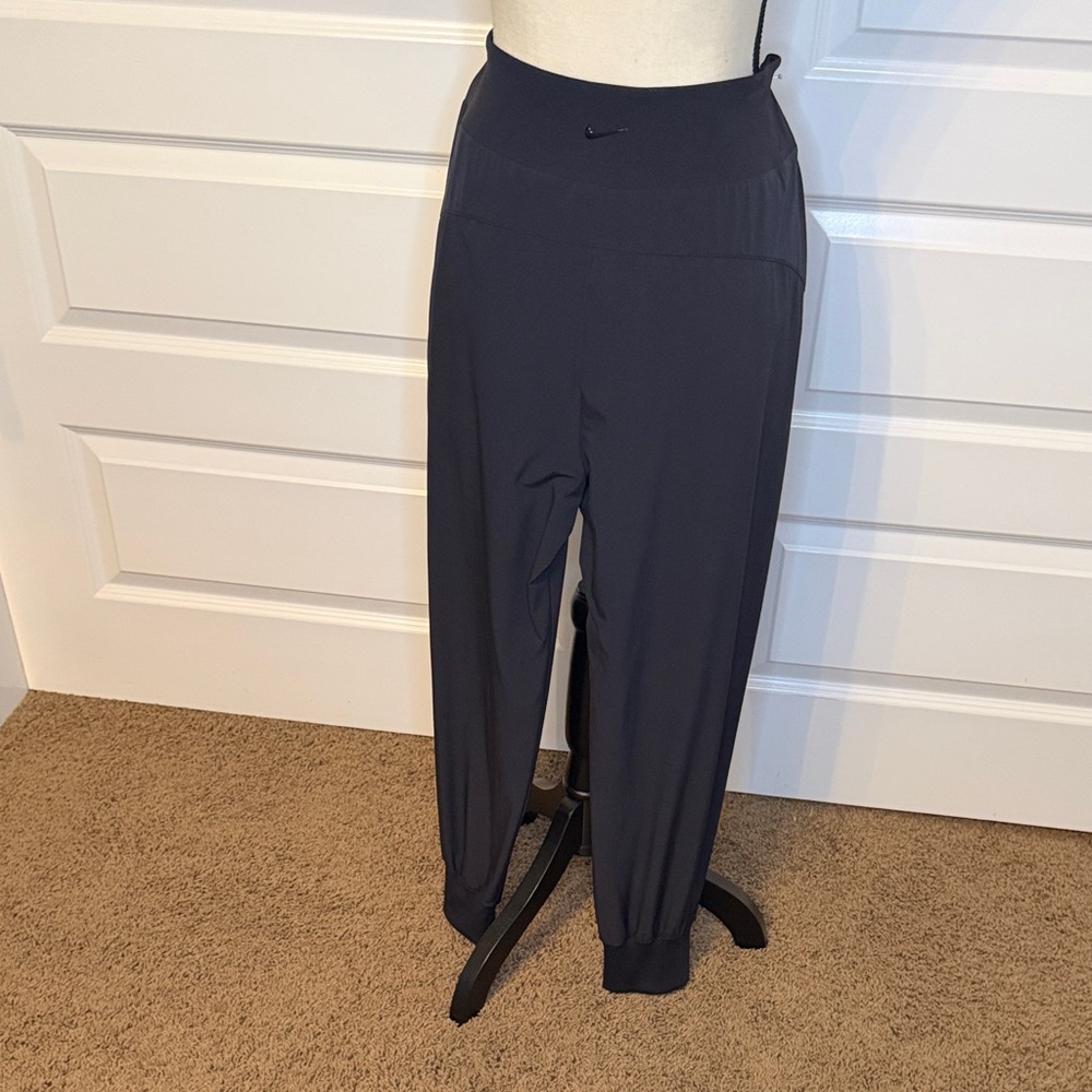 Nike DryFit Black Ultra Lightweight Joggers - Picture 6 of 10